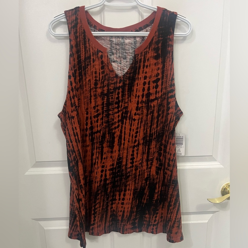 Torrid sleeveless top size 3X. NWT